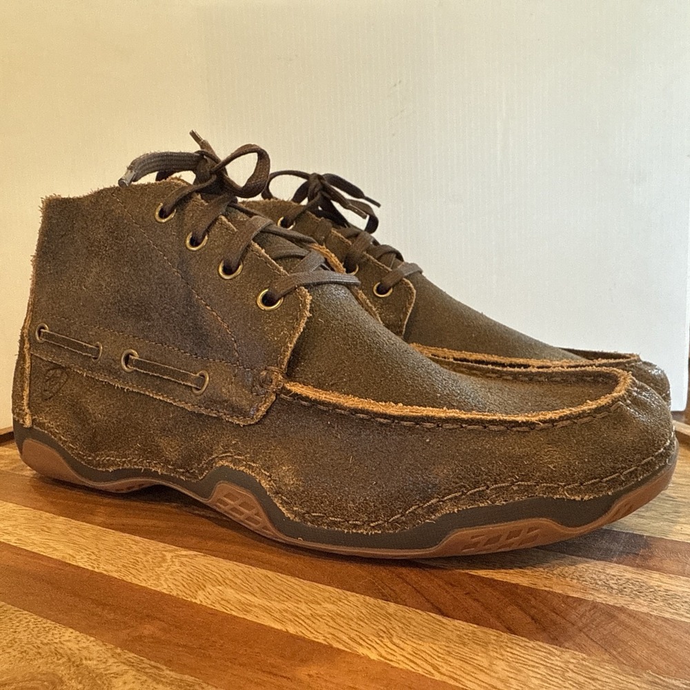 Ariat Men's Chukka Boots in Brown Suede